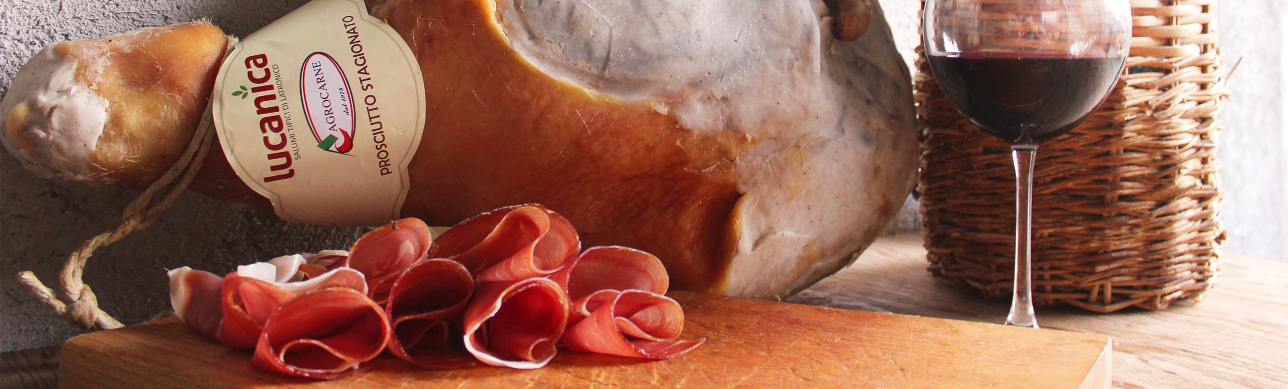 Prosciutto crudo lucanica: intense and unmistakable taste